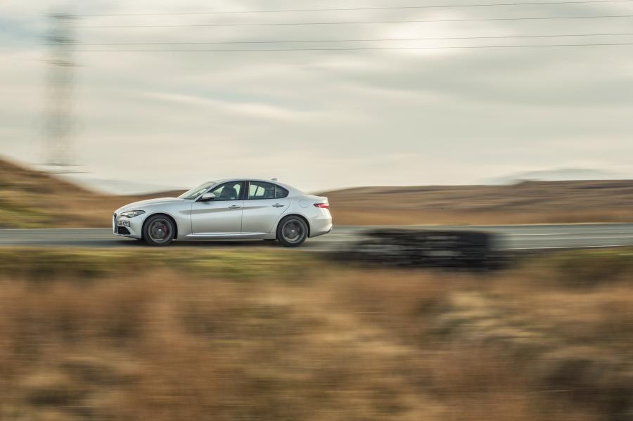 Alfa Romeo Giulia Q2 (952) 2016 года  (UK) (фото 30 из 43)